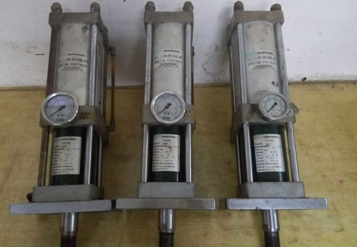 客戶半年前從別人家公司買的羞羞漫画WWW成人漫画樱缸