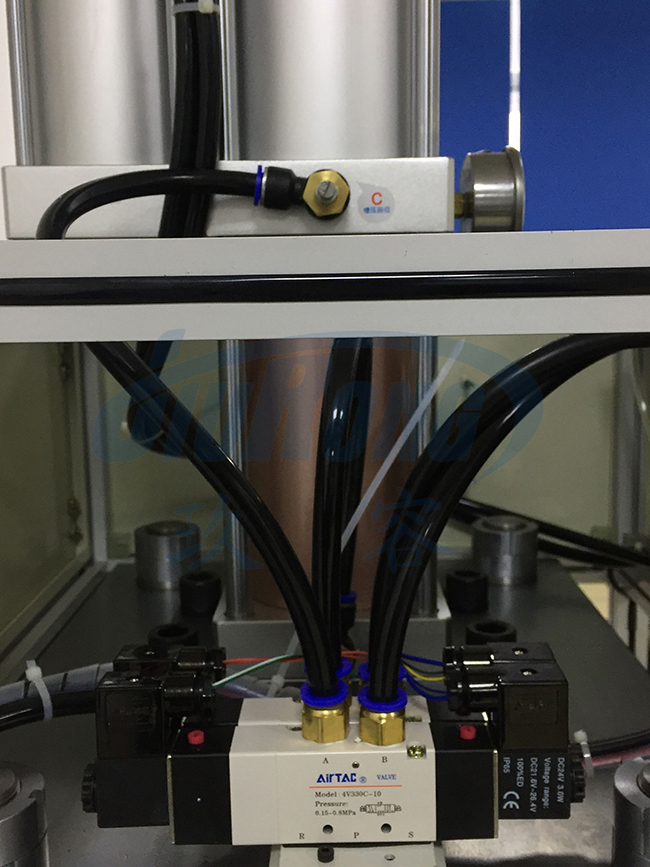 羞羞漫画WWW成人漫画樱缸C口接兩位五通電磁閥的A口